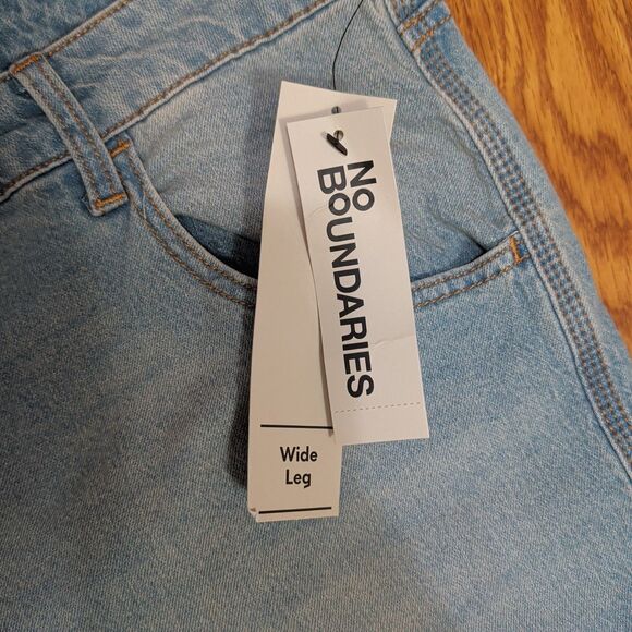 NO Boundaries Jeans Women’s Size 18 Light Enzyme W Tint Denim Wide Leg Zip NEW - Picture 11 of 15